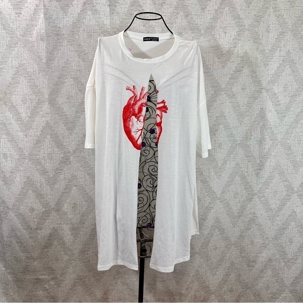 Shein red heart split front and back crew neck t shirt size L